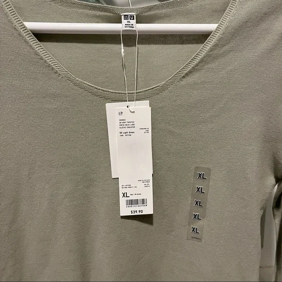 NWT Uniqlo Women 3D High Twisted Crew Neck Long Sleeve Sweater Lightweight Green - Picture 4 of 5